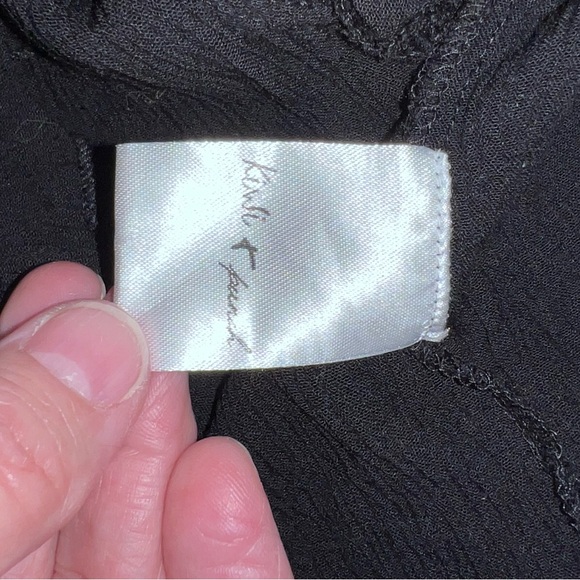 Kiwi Punch Black Short Sleeve Crop Blouse - Picture 8 of 9